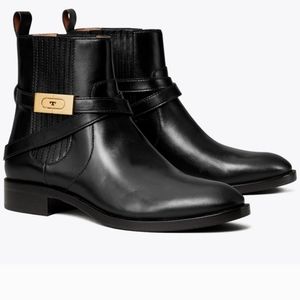 BNIB Sz 7 Black Tory Burch 30 mm, leather Chelsea booties with T hardware